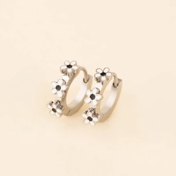 Daisy Huggie in Silver