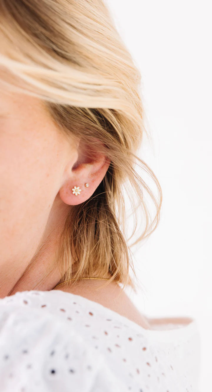 Daisy Screwback Stud