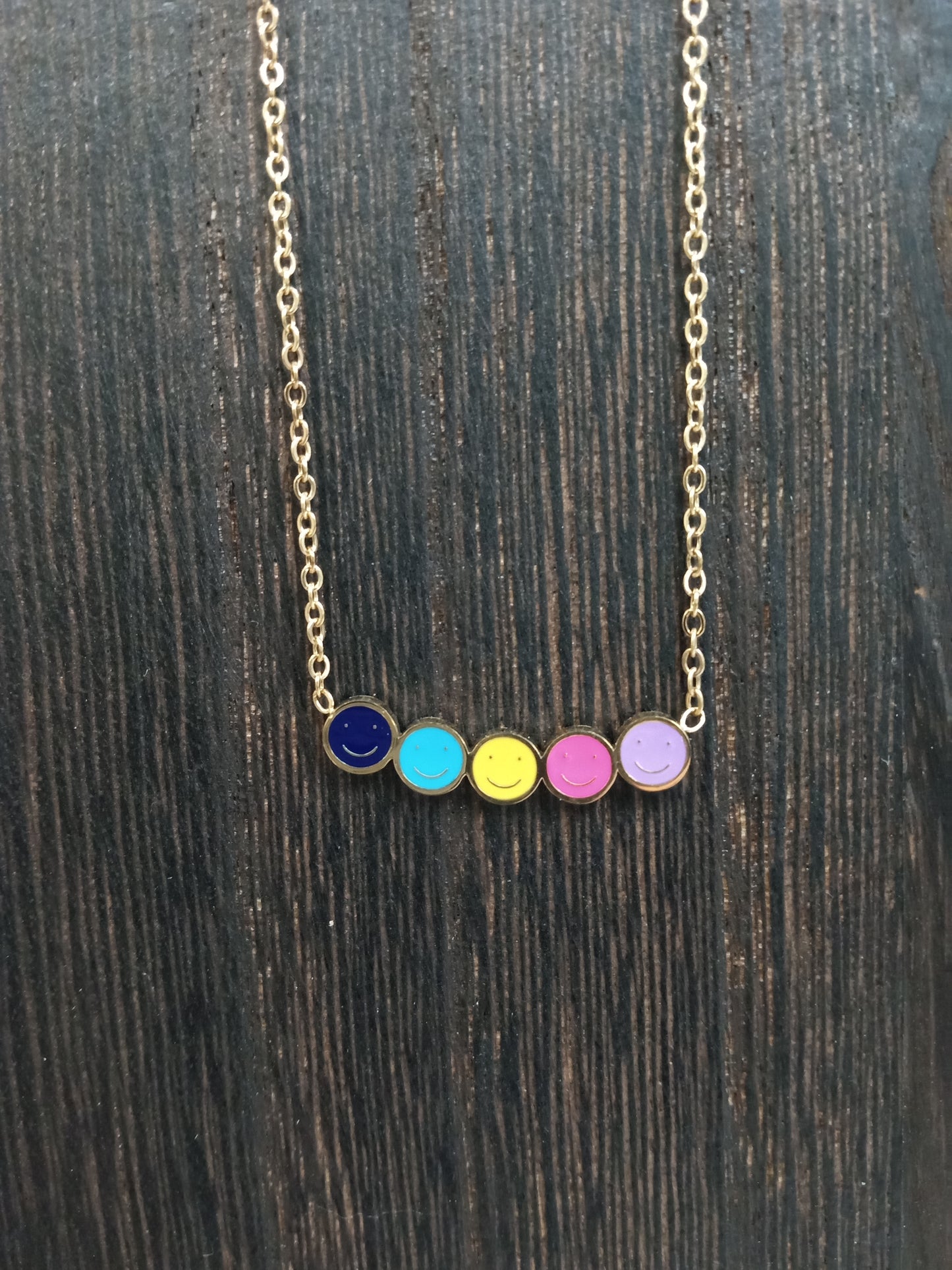 5 Amigas smiley chain