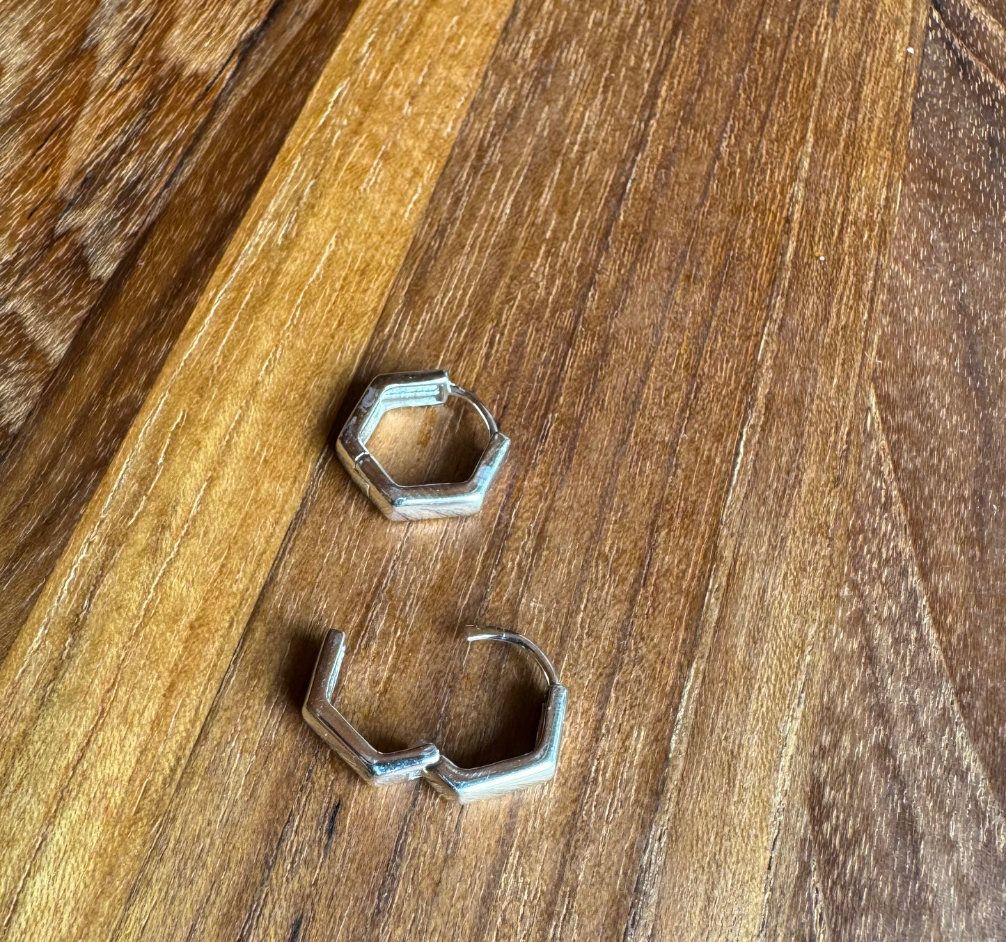 Hex Huggie