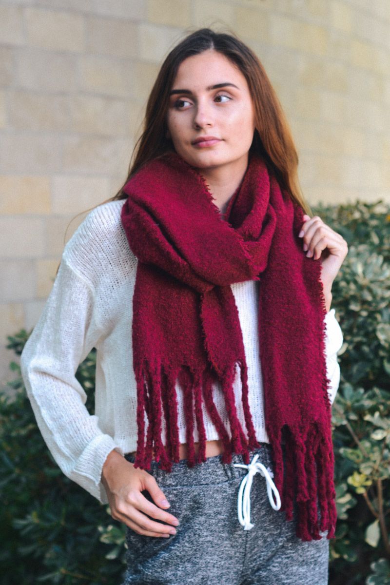 Basic Becky tassel scarf