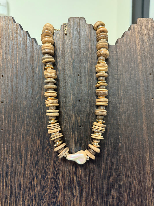 Raw Coconut wood & Pearl necklace
